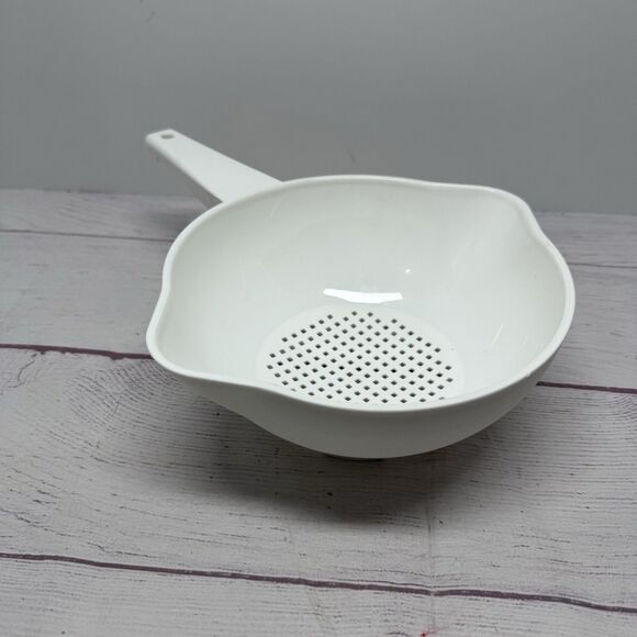 Vintage Tupperware Colander Small 1 Quart Strainer with Handle 1200 White - Picture 3 of 5